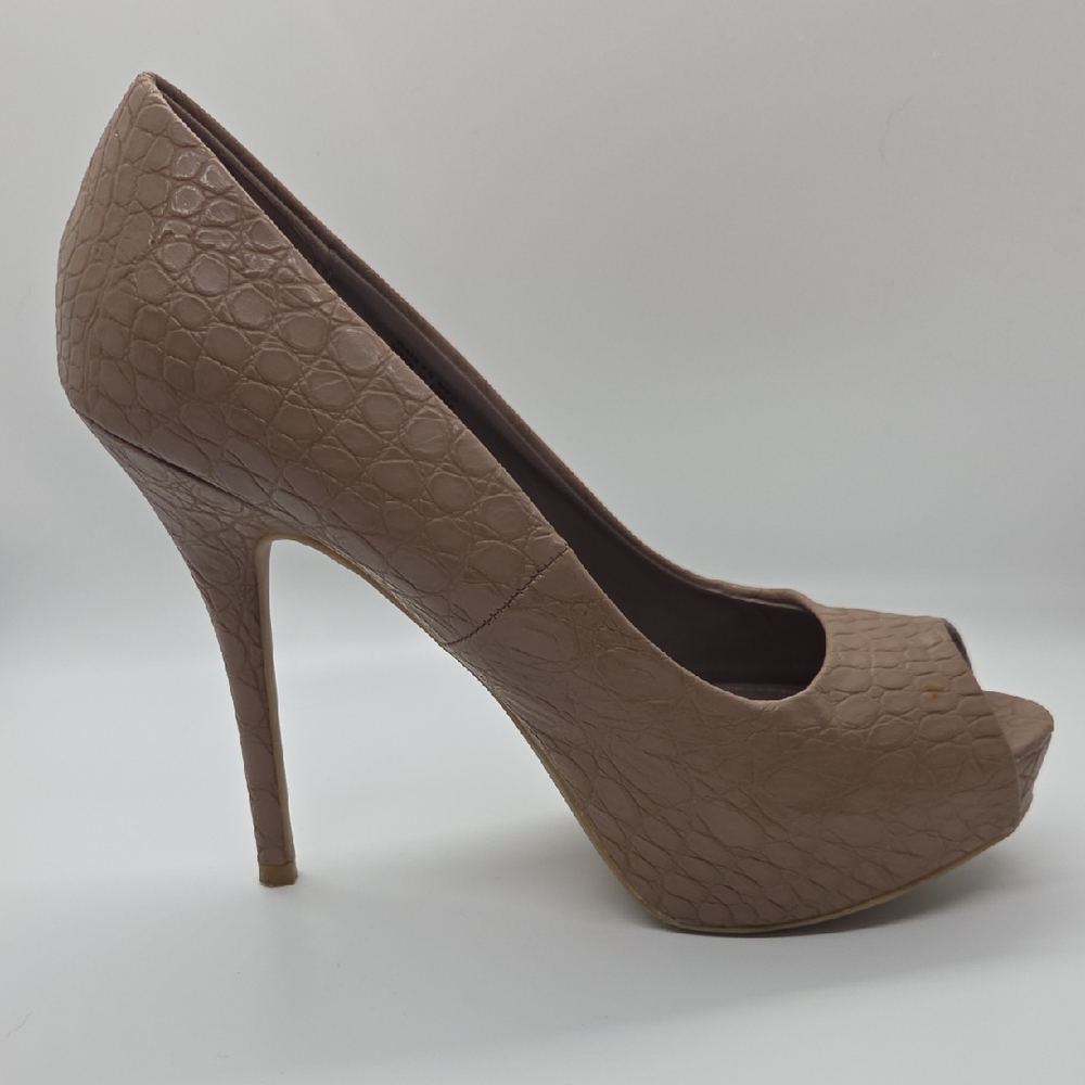 Jennifer Lopez Croc-Embossed Tan Peep-Toe Heels